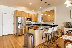 930 W Cuyler Ave, Chicago, IL 60613 - Photo 11