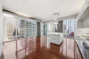 550 N St Clair St, Chicago, IL 60611 - Photo 5