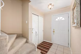 1328 Dove Ct, Mount Prospect, IL 60056 - Photo 9