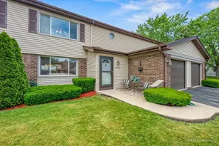 1328 Dove Ct, Mount Prospect, IL 60056 - Photo 1