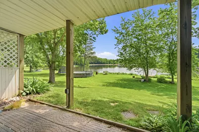 368 Hiawatha Drive, Lake in the Hills, IL 60156 - Photo 23