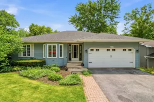 368 Hiawatha Dr, Lake in the Hills, IL 60156 - Photo 1