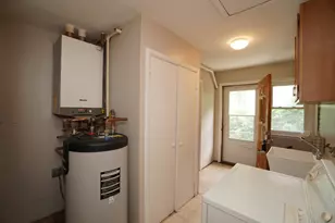 208 N Graylynn Dr, Mount Prospect, IL 60056 - Photo 9