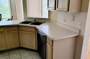 855 Mesa Dr, Elgin, IL 60123 - Photo 5