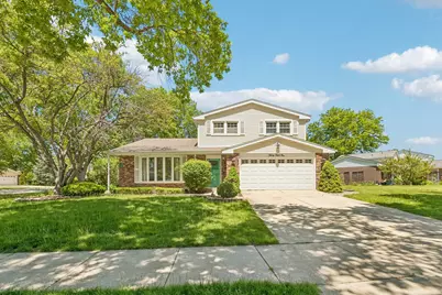 3051 N Huntington Drive, Arlington Heights, IL 60004 - Photo 1