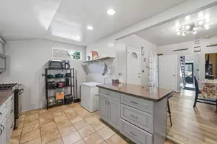441 N Highland Ave, Aurora, IL 60506 - Photo 9
