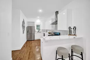 6840 S Cregier Ave, Chicago, IL 60649 - Photo 9