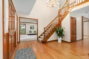 2872 Whispering Oaks Ct, Buffalo Grove, IL 60089 - Photo 3