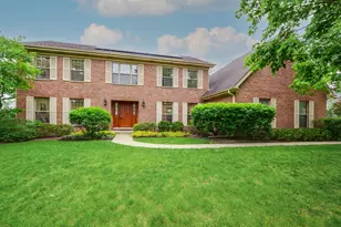 2872 Whispering Oaks Ct, Buffalo Grove, IL 60089 - Photo 1