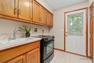 2872 Whispering Oaks Ct, Buffalo Grove, IL 60089 - Photo 17