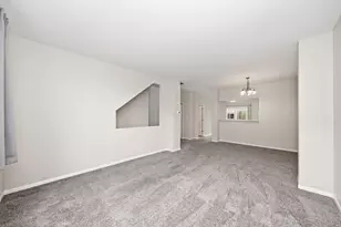 2264 Daybreak Dr, Aurora, IL 60503 - Photo 5