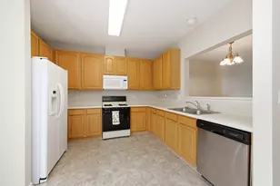 2264 Daybreak Dr, Aurora, IL 60503 - Photo 7