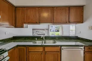 804 N Tamarac Blvd, Addison, IL 60101 - Photo 7