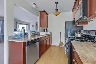 717 Whitesail Dr, Schaumburg, IL 60194 - Photo 3