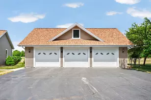 6880 E Cherry Hill Rd, Ridott, IL 61067 - Photo 37