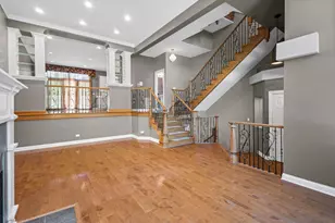 2064 Valor Ct, Glenview, IL 60026 - Photo 5
