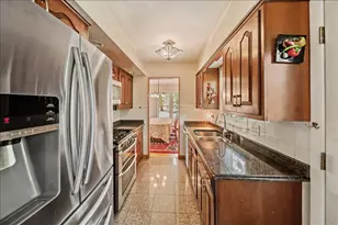 3715 Greenleaf St, Skokie, IL 60076 - Photo 9