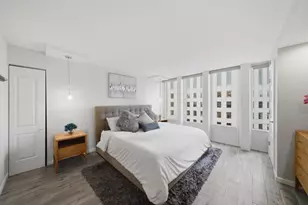 100 E Walton St, Chicago, IL 60611 - Photo 9