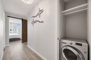 100 E Walton St, Chicago, IL 60611 - Photo 11
