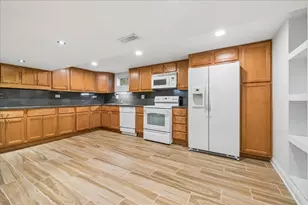 7542 W Bryn Mawr Ave, Chicago, IL 60631 - Photo 15
