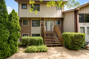 523 Club House Cir, Roselle, IL 60172 - Photo 1