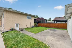 9700 W 58th St, Countryside, IL 60525 - Photo 9