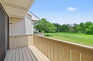 5235 Rockpointe Ct, Gurnee, IL 60031 - Photo 11