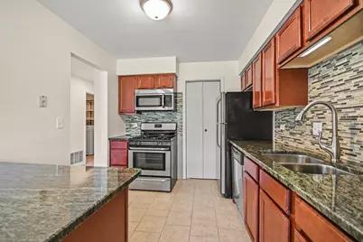 5235 Rockpointe Court #5235, Gurnee, IL 60031 - Photo 5