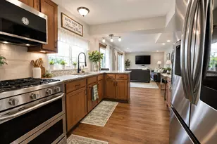 2054 Mission Hills Dr, Elgin, IL 60123 - Photo 7