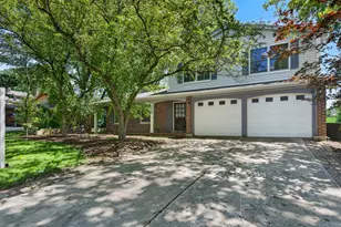 712 Pawnee Ln, Naperville, IL 60563 - Photo 1