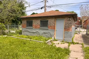 7949 S Manistee Ave, Chicago, IL 60617 - Photo 13