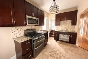 7949 S Manistee Ave, Chicago, IL 60617 - Photo 3