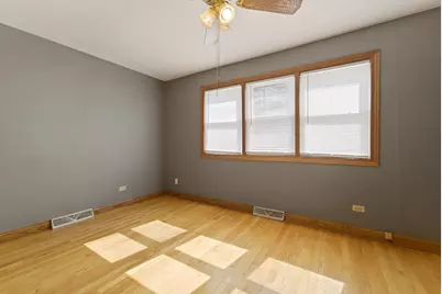 10817 S Avenue G, Chicago, IL 60617 - Photo 13
