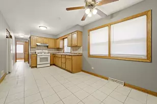 10817 S Ave G, Chicago, IL 60617 - Photo 5
