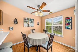 1103 Stratford Ct, Elgin, IL 60120 - Photo 5