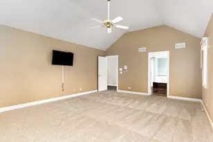 1035 Sheringham Dr, Naperville, IL 60565 - Photo 21