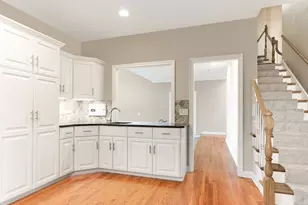 1035 Sheringham Dr, Naperville, IL 60565 - Photo 9