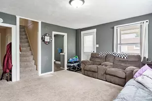 604 E Pleasant St, Belvidere, IL 61008 - Photo 5