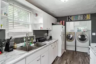 604 E Pleasant St, Belvidere, IL 61008 - Photo 11