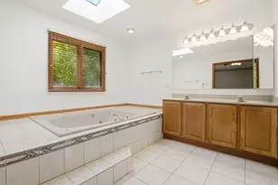301 Providence Dr, Matteson, IL 60443 - Photo 15