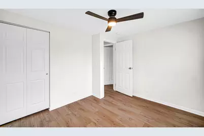 2022 Duxbury Court #2022, Streamwood, IL 60107 - Photo 17