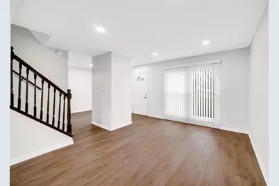 2022 Duxbury Court #2022, Streamwood, IL 60107 - Photo 3