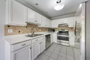 2910 Belle Ln, Schaumburg, IL 60193 - Photo 9