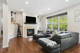 2313 Avalon Dr, Buffalo Grove, IL 60089 - Photo 7