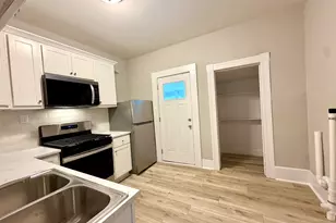 809 Douglas St, Bloomington, IL 61701 - Photo 13