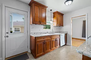 5512 Warren St, Morton Grove, IL 60053 - Photo 9