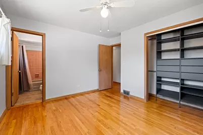 5512 Warren Street, Morton Grove, IL 60053 - Photo 13