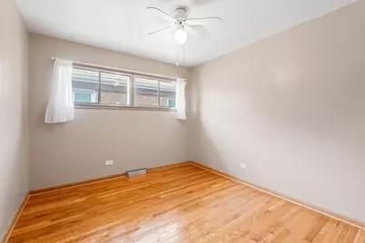 5512 Warren Street, Morton Grove, IL 60053 - Photo 11