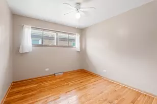 5512 Warren St, Morton Grove, IL 60053 - Photo 11