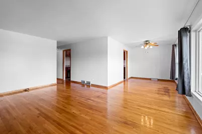 5512 Warren Street, Morton Grove, IL 60053 - Photo 3